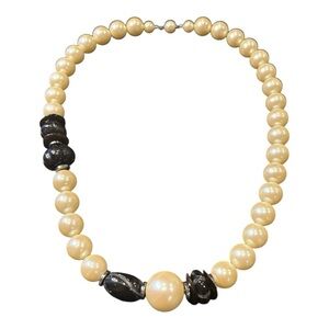 Vintage faux pearl carved black bead fun hidden clasp long chunky necklace. JB2
